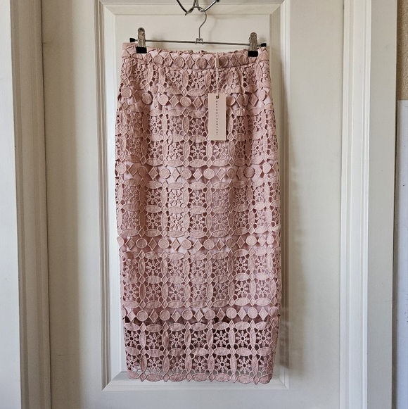 Rachel Parcell Dresses & Skirts - Rachel Parcell Stunning Floral Embroidery Skirt Size S
